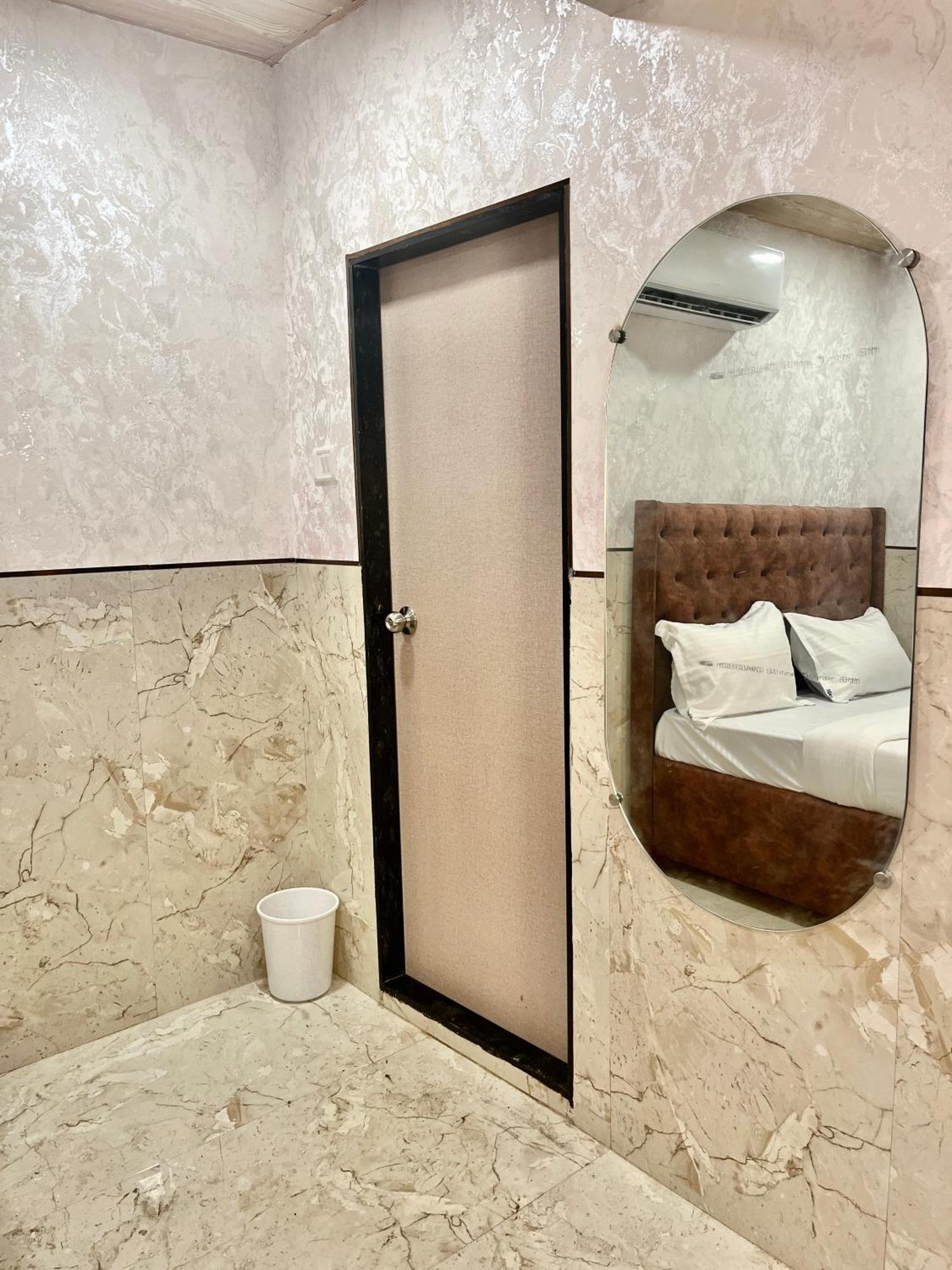 Hotel Newyork By Stayzy Rooms Mumbai Bagian luar foto